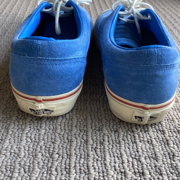 Men’s Vans - Picture 3 of 4